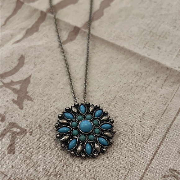 Elegant Silver and Turquoise Pendant Necklace - Picture 1 of 5